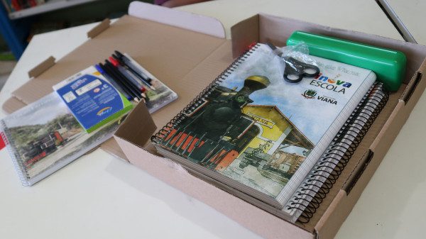 Viana: Prefeitura distribui material escolar para 13.500 alunos na volta às aulas
