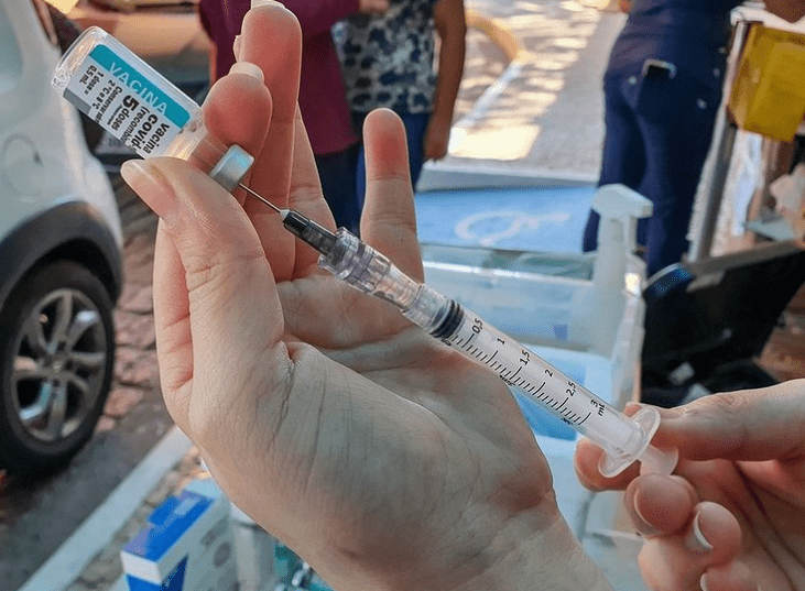 Espírito Santo inicia vacinação de adolescentes com comorbidades e define critérios para a dose de reforço