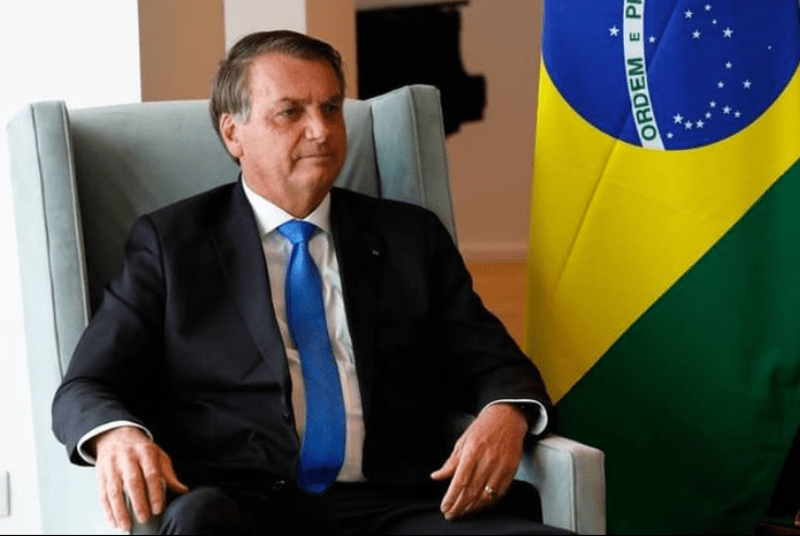 Bolsonaro sugere tomar banho frio e evitar elevador para economizar energia