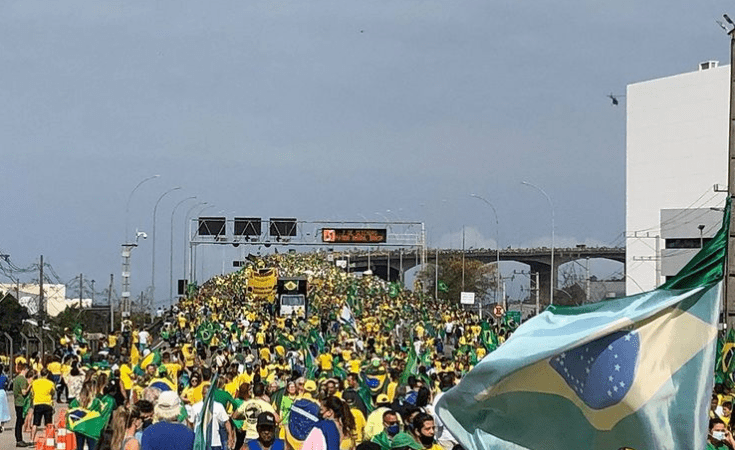 Manifestação bolsonarista reuniu público de 100 mil pessoas, segundo a Sesp