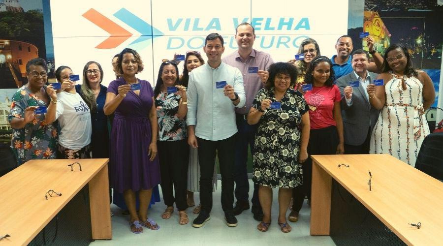 Vila Velha: pessoas com Fibromialgia recebem carteirinha de atendimento prioritário