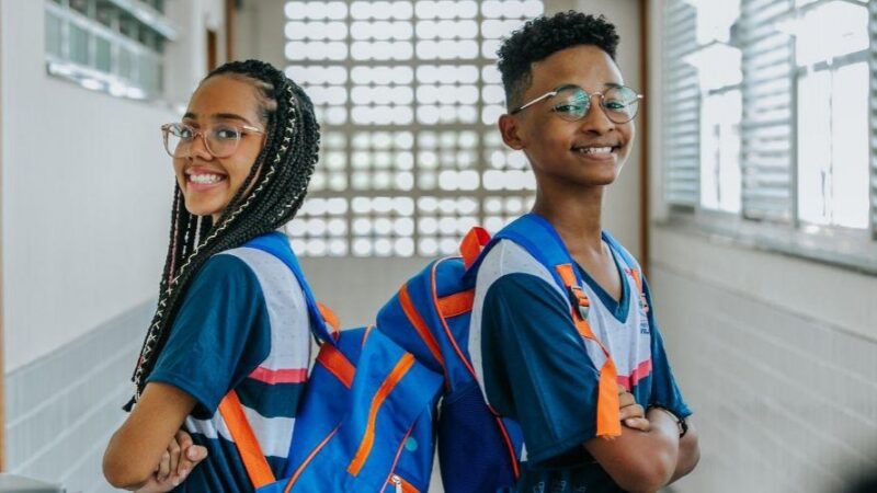 Vila Velha realiza entrega de uniformes nas escolas municipais