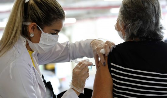 Serra abre 5.135 vagas de vacina contra Covid-19