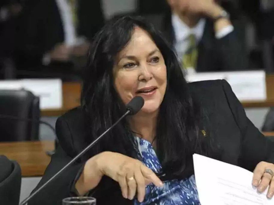 “Precisamos muito da voz feminina no parlamento”, afirma Senadora Rose de Freitas em webinário sobre mulheres na política