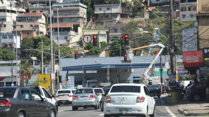 Cariacica: luminárias da Avenida Mário Gurgel (BR-262) começam a ser substituídas por lâmpadas LED