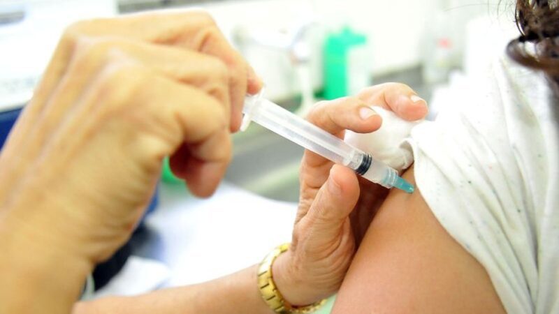 Cariacica: vacinação contra Covid-19 sem agendamento em 30 locais nesta sexta-feira (11)
