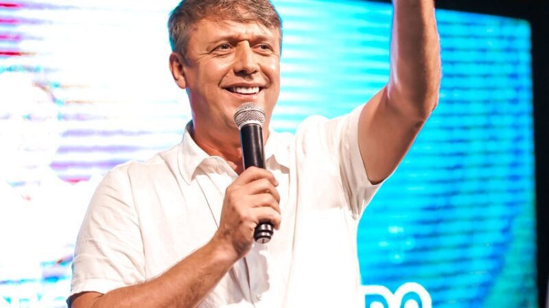 Rodrigo Caldeira se filia ao PSDB em evento para mais de mil pessoas na Serra