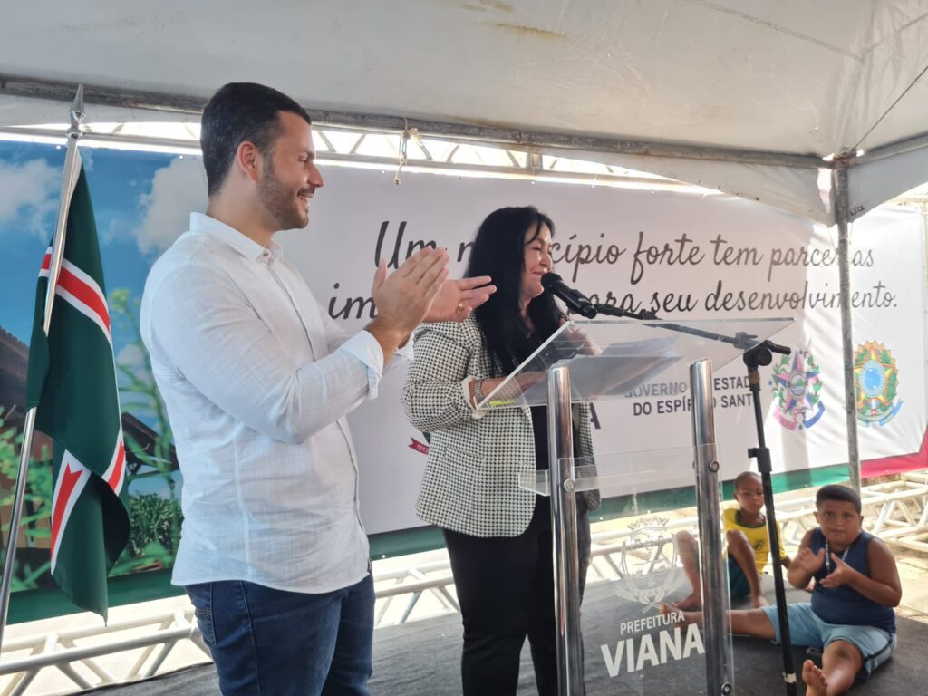 “Vocês merecem uma cidade melhor”, afirma Senadora Rose de Freitas em inauguração da primeira UBS 100% informatizada de Viana