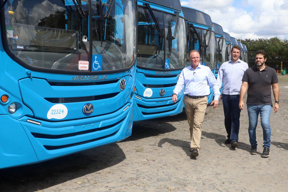 Governo do Estado entrega mais 36 ônibus novos para renovação e ampliação do Sistema Transcol