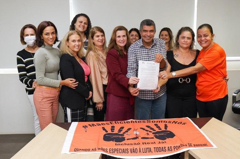Homologação de Diretrizes da Educação Especial na Serra é assinada
