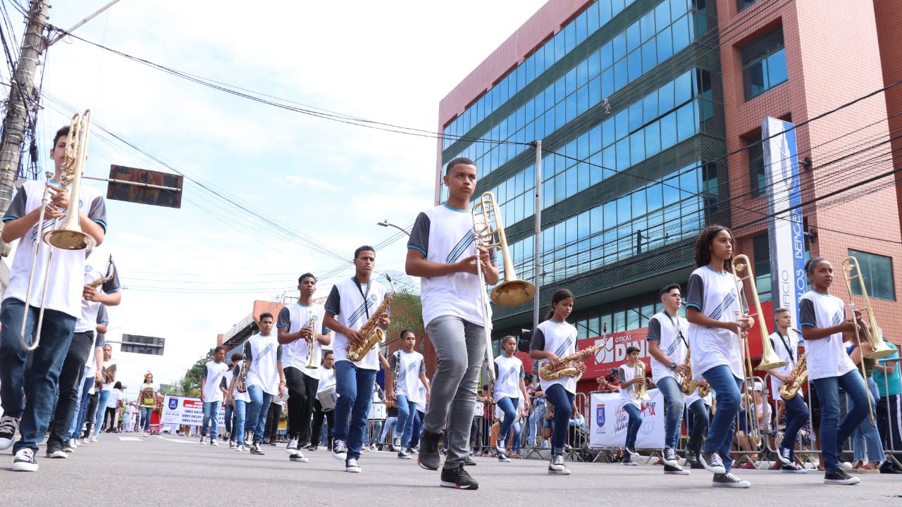 Banda da Escola Cívico-Militar participa de desfile e comemorações  em Vila Velha
