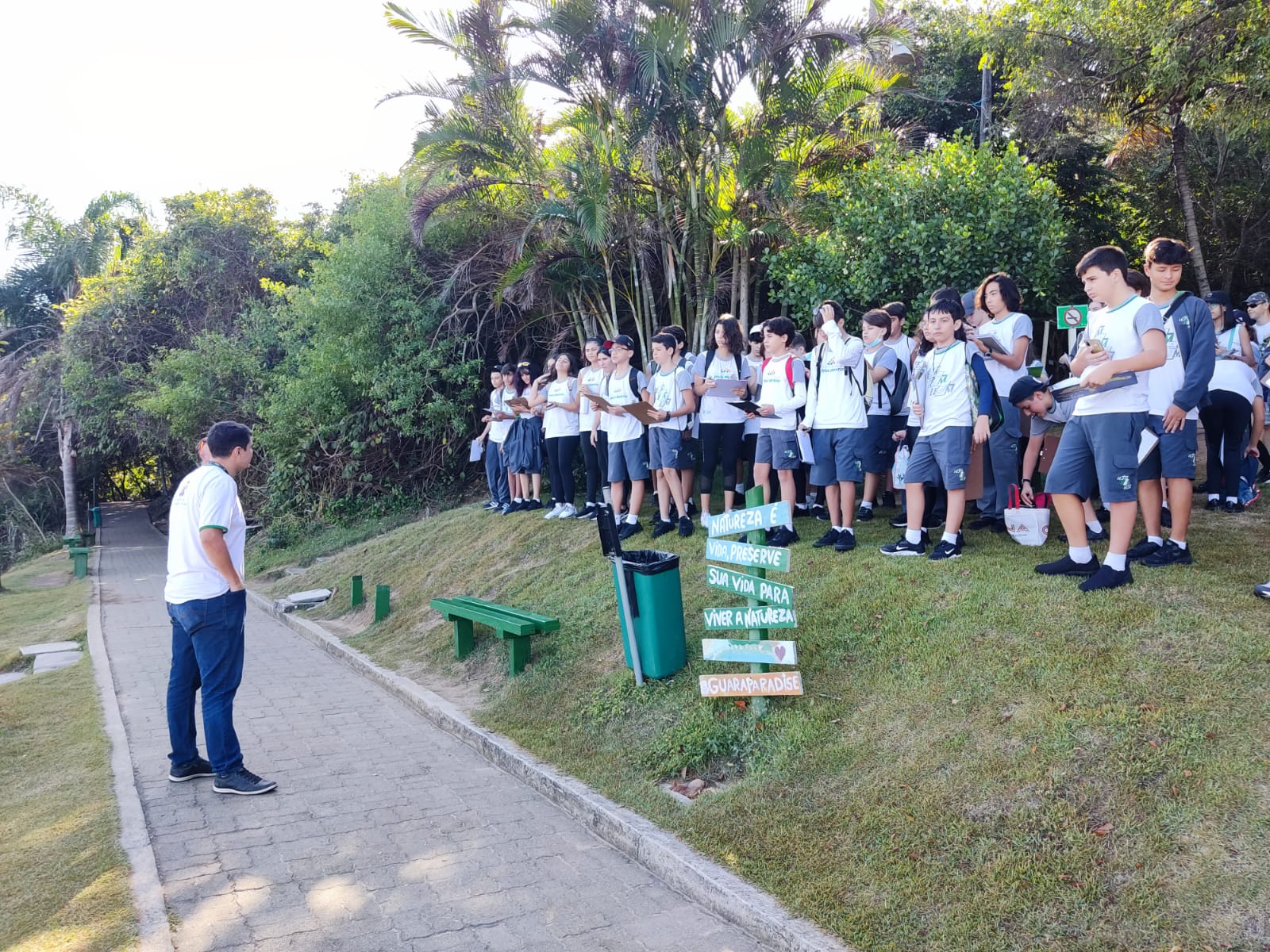 Estudantes de Guarapari estão realizando visitas ao Parque Natural Municipal Morro da Pescaria