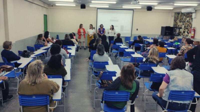 Vila Velha: ​equipe de saúde capacita coordenadores de escola a notificar violência