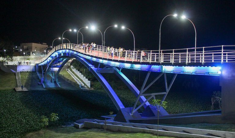Linhares: nova passarela que liga os bairros São José e Palmital é inaugurada e valoriza cena urbanística da região