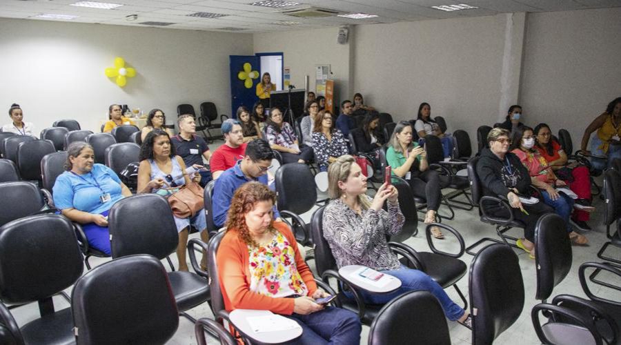 Servidores da Prefeitura de Vila Velha participam de palestra sobre saúde mental