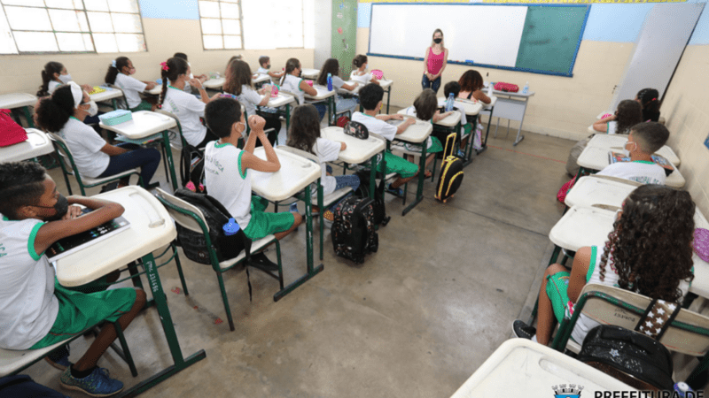 Secretaria de Educação abre processo seletivo para contratação de professores para o ano letivo de 2023