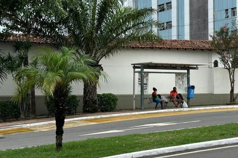 Serra vai revitalizar abrigos de ônibus no município