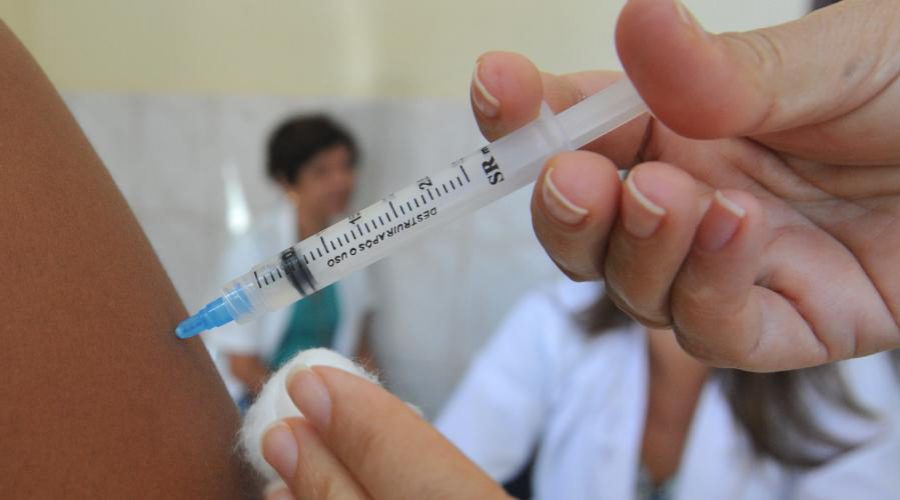 Vacinação sem agendamento neste sábado (7) no Shopping Boulevard em Vila Velha