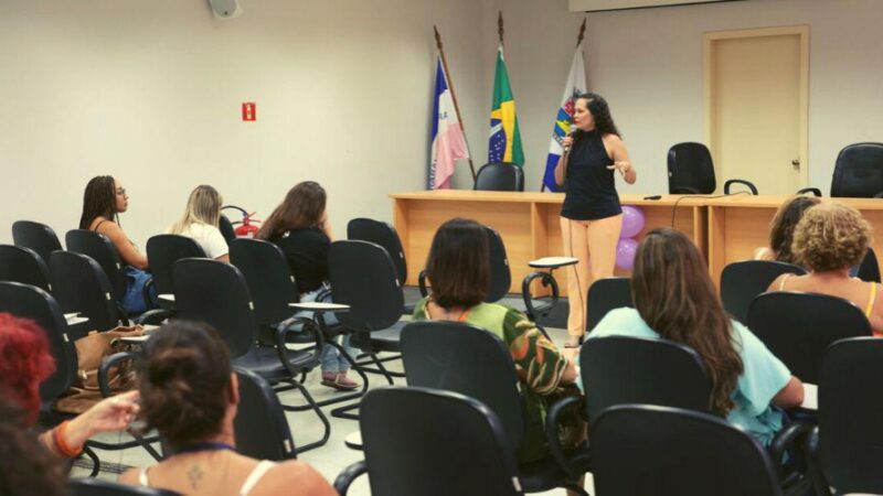 Servidores de Vila Velha participam de palestra sobre Alzheimer