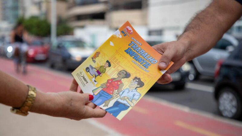​Prefeitura de Vila Velha realiza ação na orla de conscientização contra o trabalho infantil