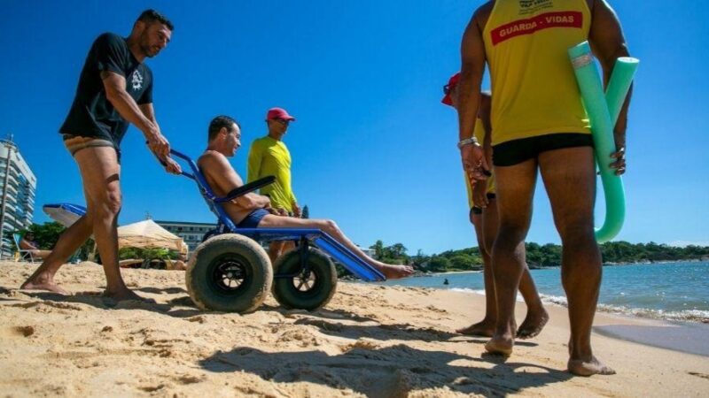 ​Bloco do Praia Legal em Vila Velha leva a folia para a Praia da Sereia