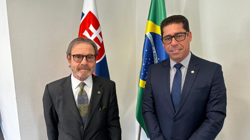 Em reunião na embaixada brasileira na Eslováquia o Presidente da Ales Marcelo Santos avança nas conversas em busca de firmar parcerias comerciais