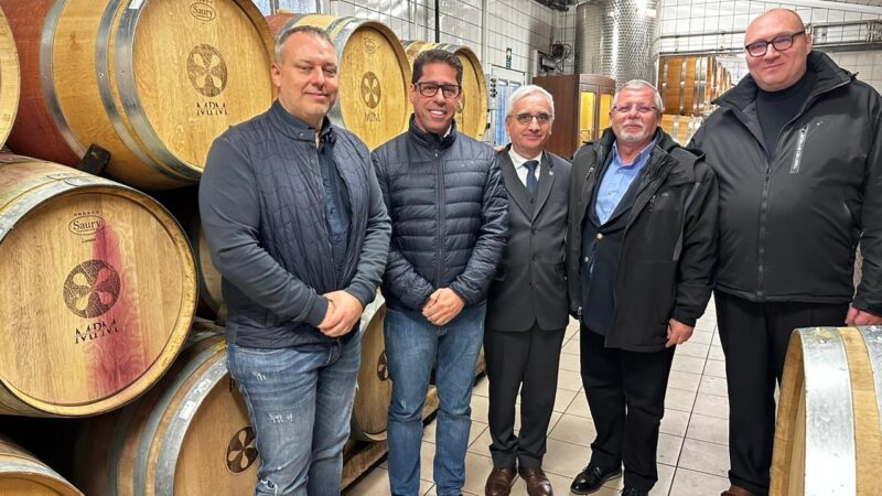 Presidente da Assembleia articula importação de vinhos ao Brasil pelos Portos Capixabas