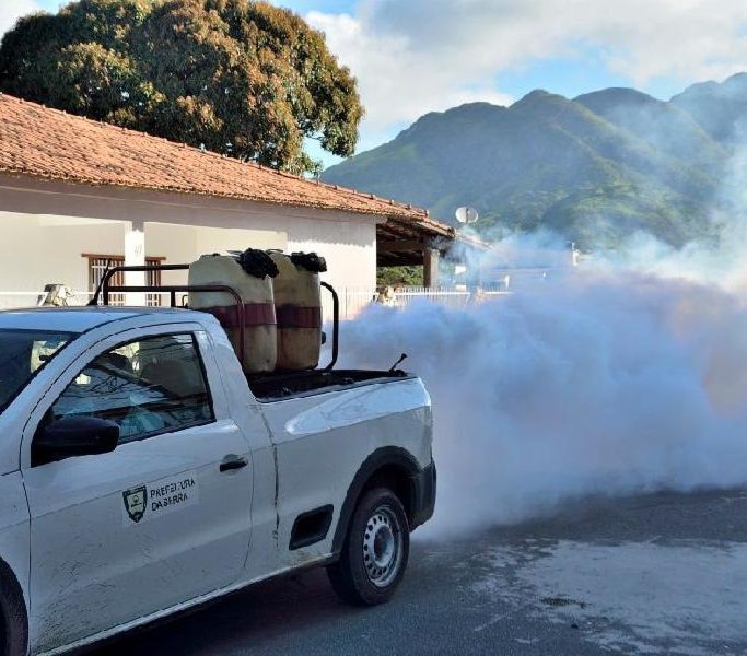 Carro fumacê circula por 48 comunidades da Serra até sexta-feira (31)