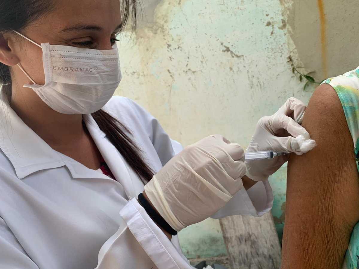 Prefeitura de Viana promove ação domiciliar de vacinação contra Covid-19