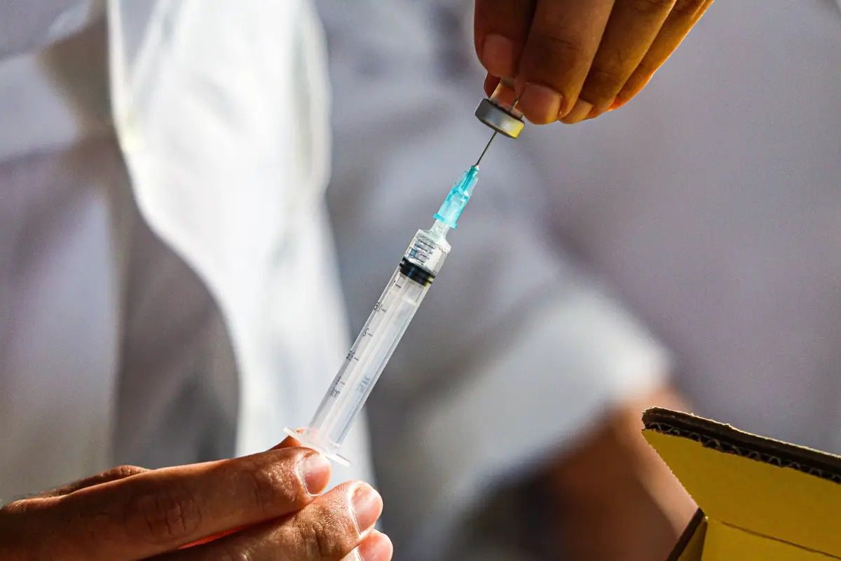 Vila Velha oferta vacinação contra gripe e Covid sem agendamento para grupos prioritarios