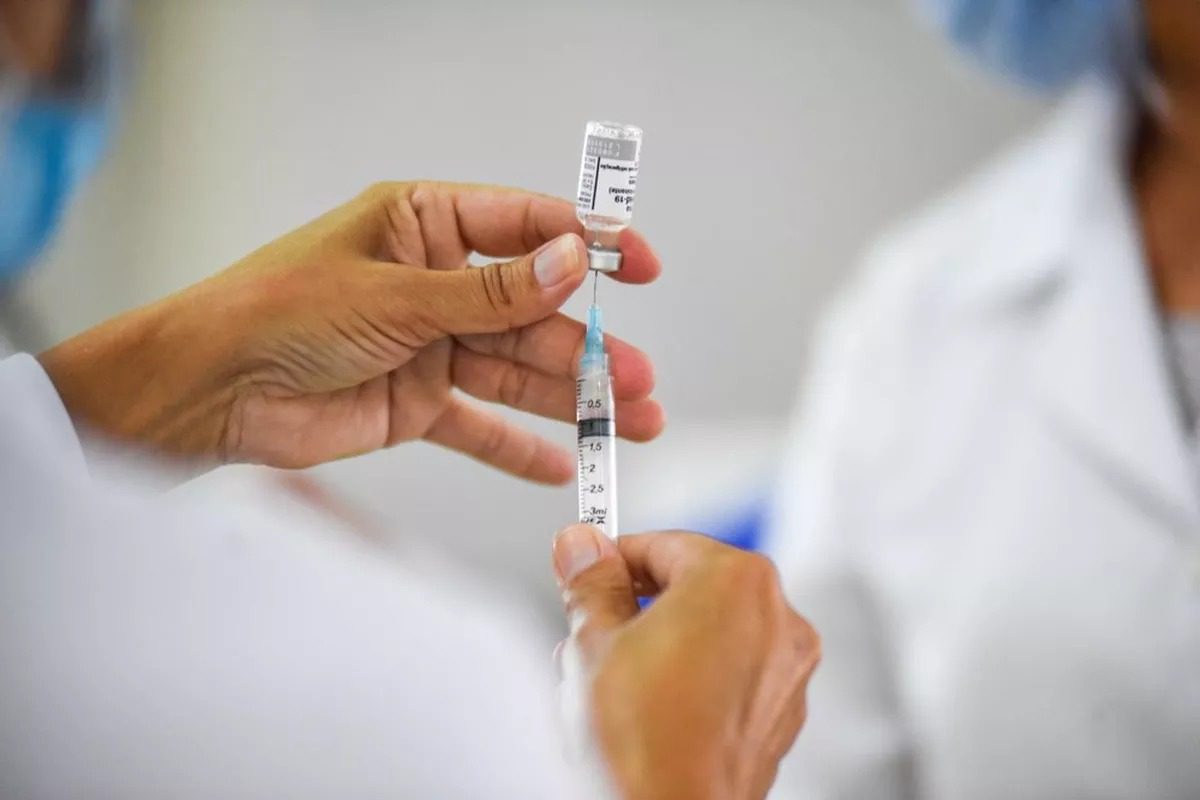 Fim de semana será de vacinação contra gripe e Covid-19 no Shopping Moxuara em Cariacica