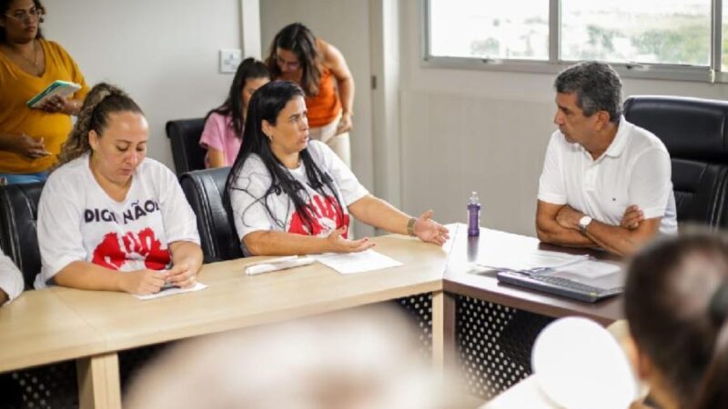 Prefeito da Serra Sergio Vidigal recebe uma comissão de mães de alunos para dialogar sobre segurança nas escolas