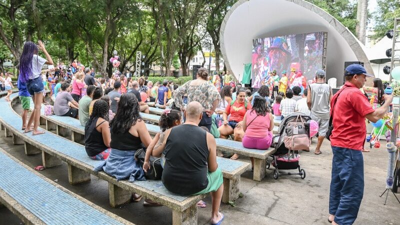 Aniversário do Parque Moscoso em Vitória se transforma em local de seresta e reúne famílias