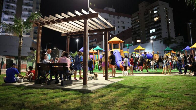 Inauguração da nova praça em Praia de Itaparica reúne famílias em Vila Velha