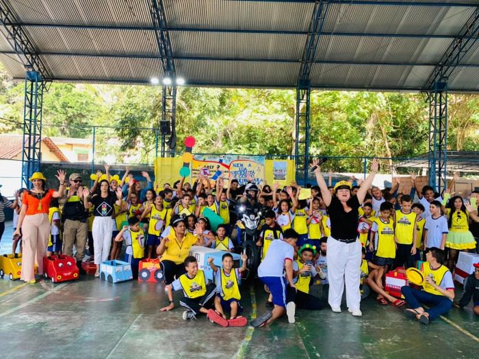 Projeto educacional sobre trânsito é um sucesso entre os estudantes do bairro São José em Vitória