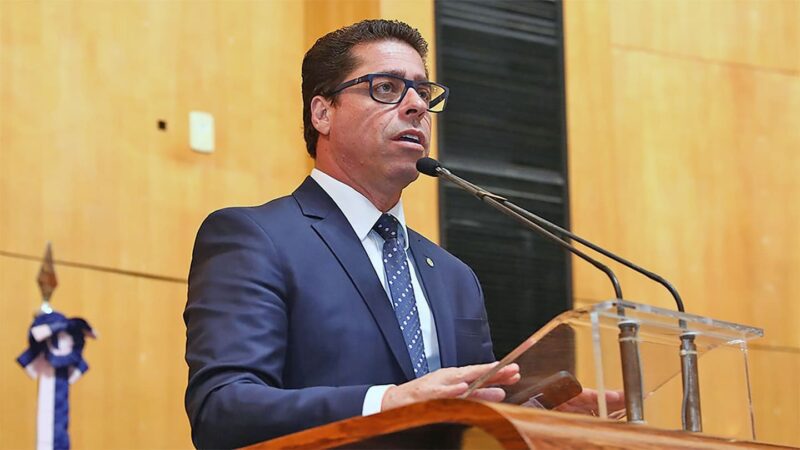 Liderança de Marcelo Santos é crucial para a aprovação da LDO na Assembleia e destaca sua atuação determinante na condução de pautas relevantes para o estado