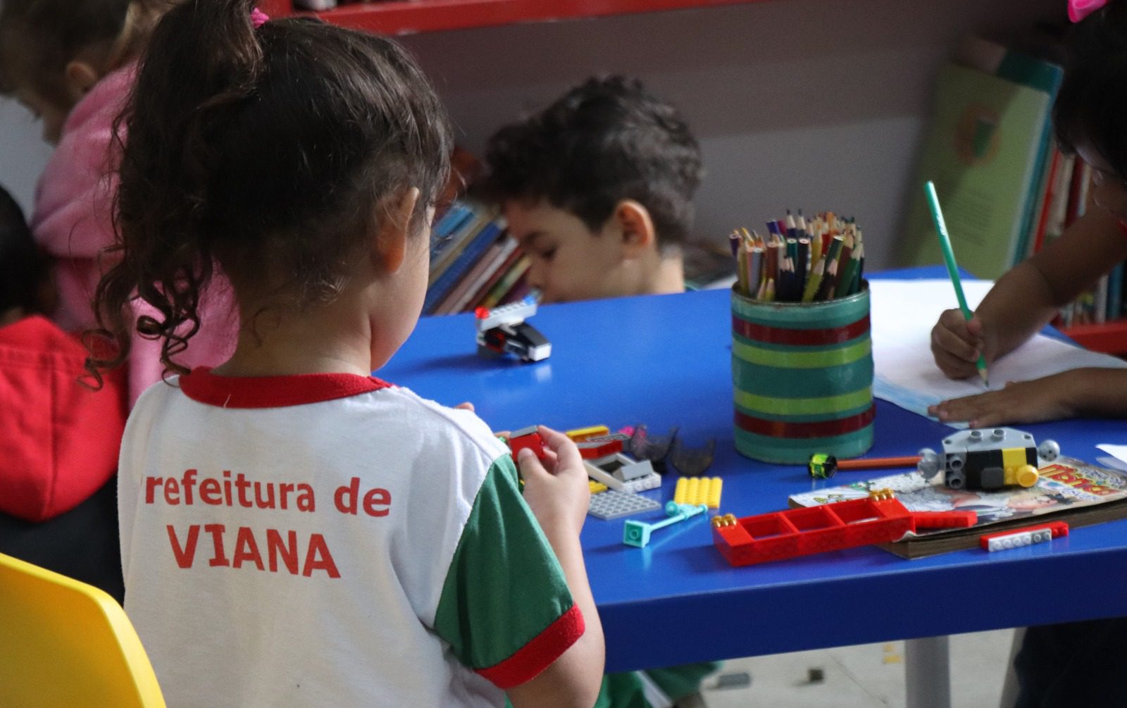 Viana convoca classificados na 20ª chamada para assistentes de educação básica