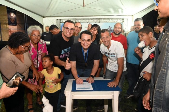 Comunidade do bairro Jabour em Vitória vibra com a revitalização do campo