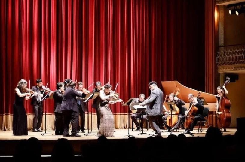 Emef Altair Siqueira Costa na Serra recebe concerto didático com a “A Trupe Barroca”