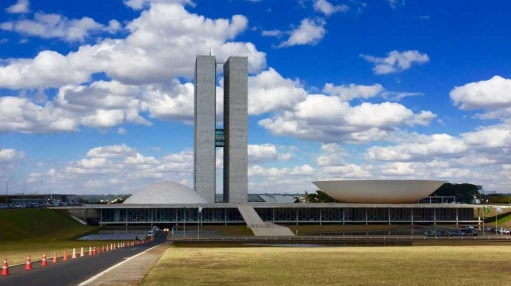 Senador capixaba atende pedido da OAB-ES e propõe emenda em favor da advocacia na PEC 45/2019