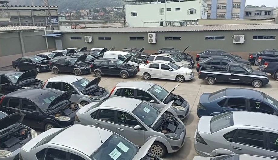 Polícia Civil arrecada mais de um milhão de reais no 1º leilão de viaturas da instituição