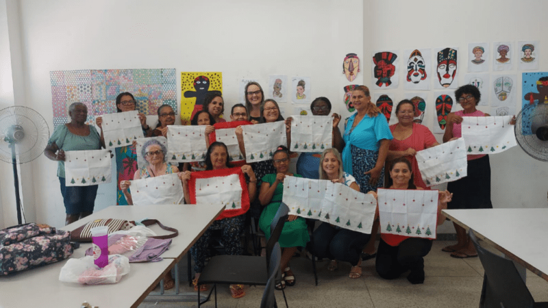 Oficinas Natalinas levam alegria e criatividade aos Cras e ao Centro de Convivência da Pessoa Idosa em Cariacica