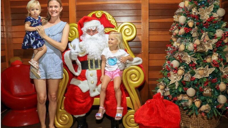 Papai Noel e árvore gigante de 23 metros encantam na celebração Natalina do Parque da Cidade na Serra