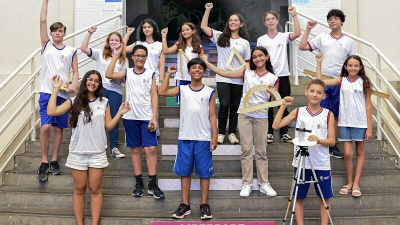 Estudantes de Vitória se destacam com medalhas e menções honrosas em olimpíada educacional