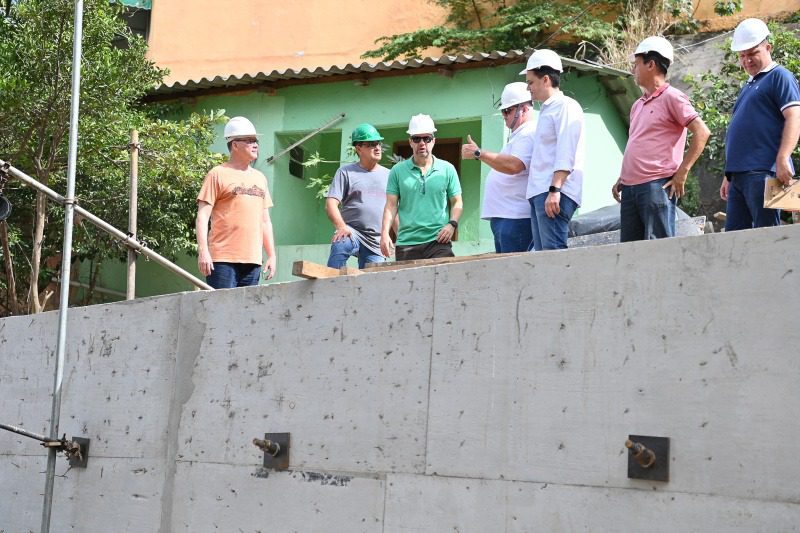Bairro Forte São João em Vitória recebe três obras de contenção de encostas simultâneas