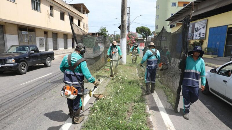 Prefeitura de Cariacica promove limpeza ao longo da Avenida Alice Coutinho