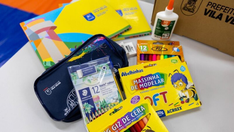 Entrega de kits de material escolar tem início nas escolas municipais de Vila Velha