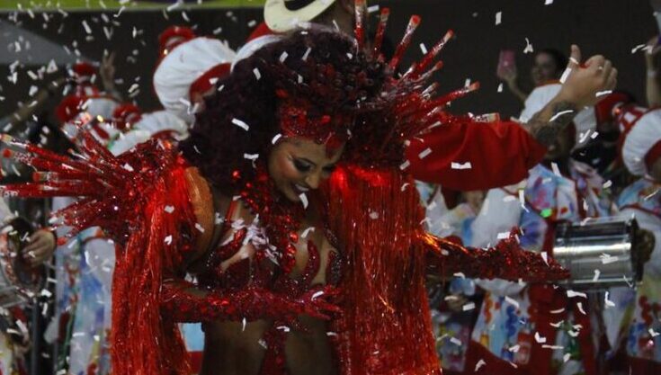 Desfile da Mug Homenageia Homero Massena no Carnaval de Vitória
