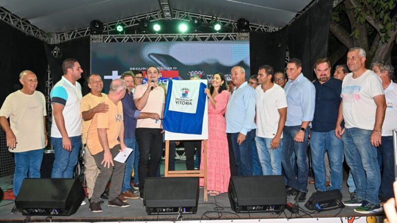 Evento histórico: Pazolini inaugura escola simbólica em Jardim Camburi ao lado de líderes políticos e sociais