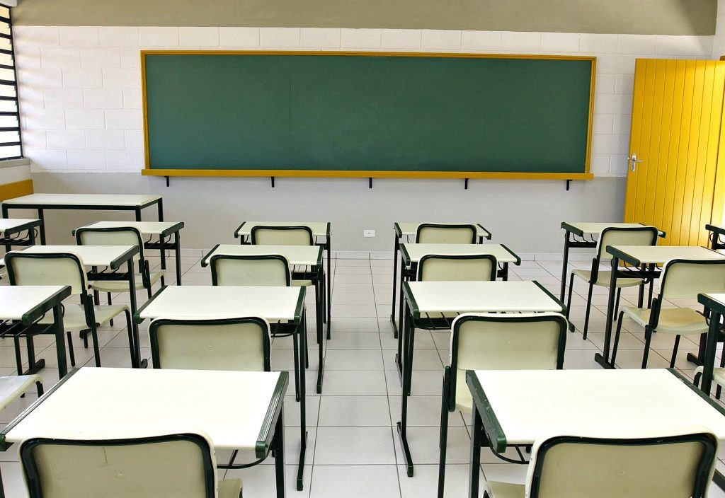 MEC oficializa aumento de 3,6% no piso salarial dos professores para R$ 4.580,57